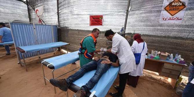 İsrail ordusu Gazze'de sağlık çadırını vurdu!