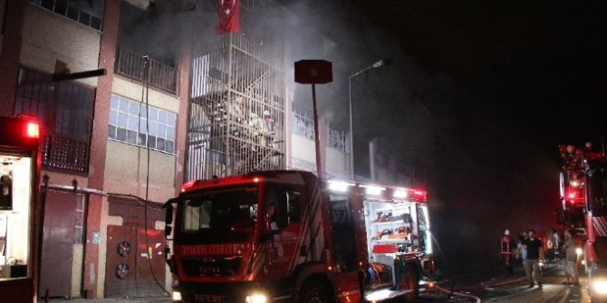 Bayrampaşa'da yangın! Çok sayıda itfaiye ekibi müdahale etti