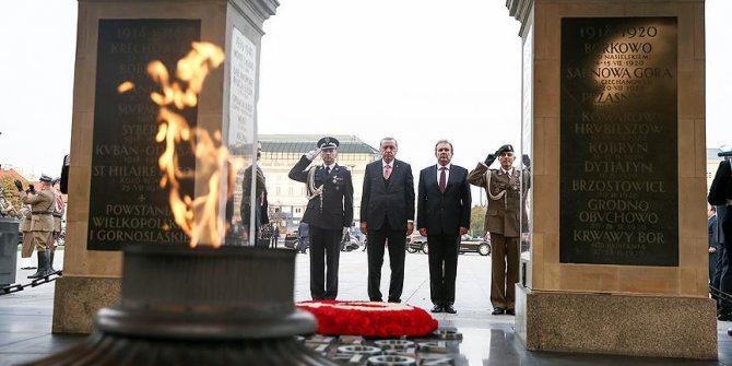 Cumhurbaşkanı Erdoğan'dan anıt ziyareti