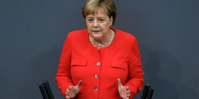 Merkel'den 'iki devletli çözüm' vurgusu