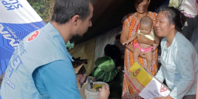 Limpoa'daki afetzedelere ilk insani yardım Türkiye Diyanet Vakfından