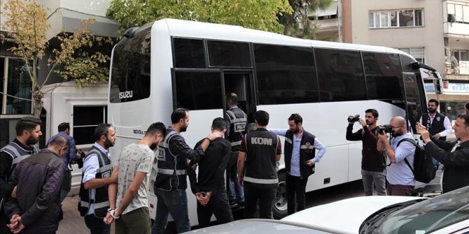 İzmir'de kaza ile ilgili 11 kişi adliyeye sevk edildi