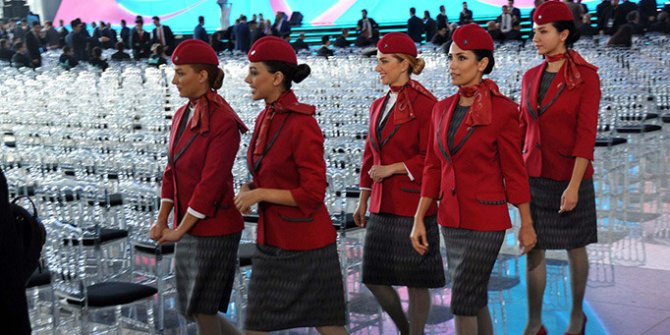 Türk Hava Yolları'nın (THY) yeni üniformaları görücüye çıktı