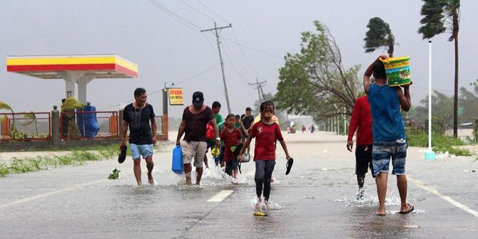 Filipinler'de binlerce kişi tahliye edildi