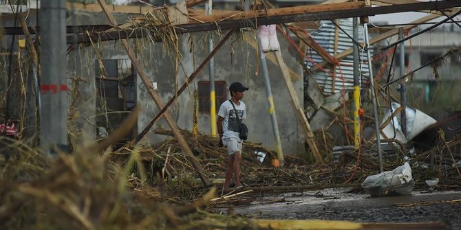 Filipinler'in kuzey kesimini etkisi altına alan Yutu tayfunu 22 can aldı!