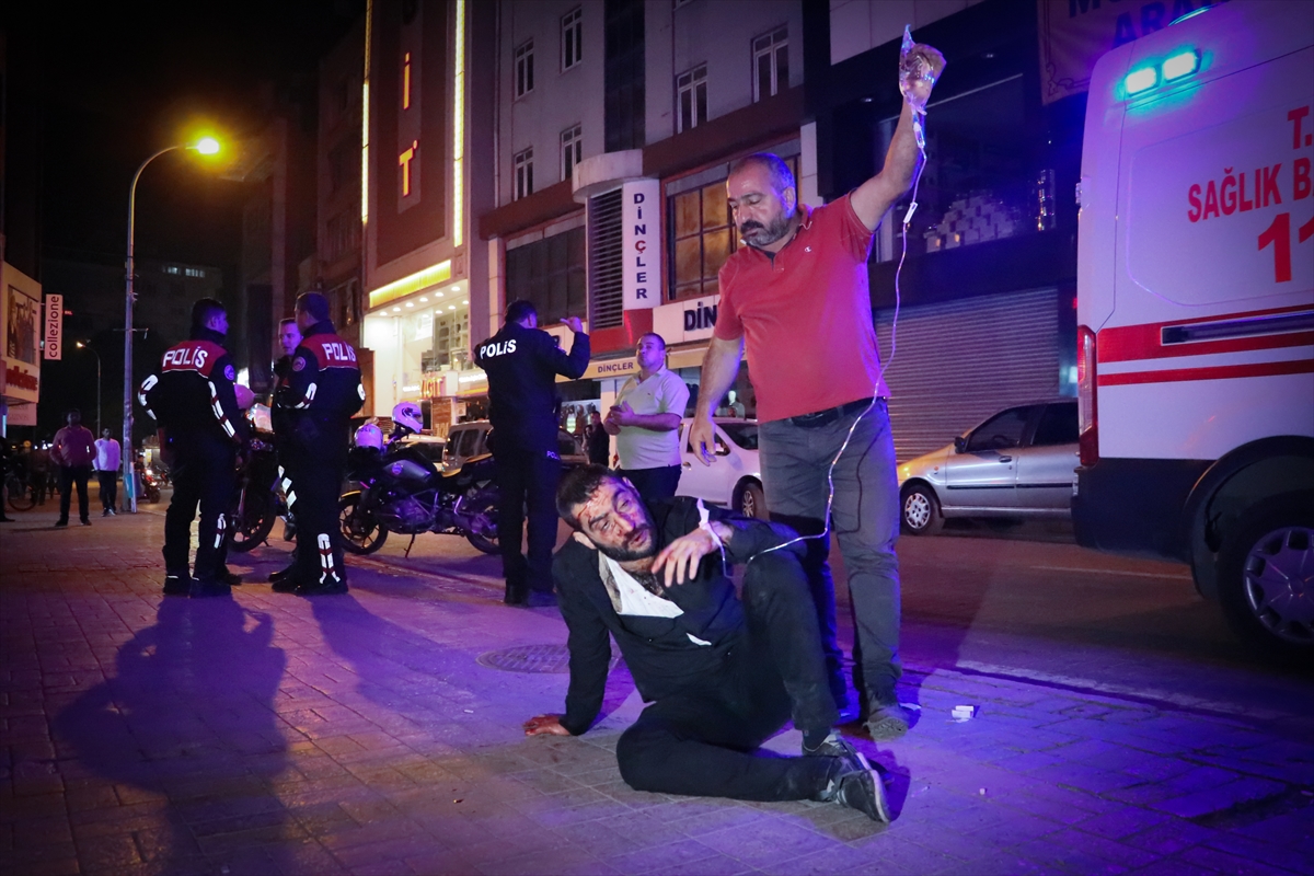 Adana'da bar kavgasında silahlar konuştu! Yaralılar var...