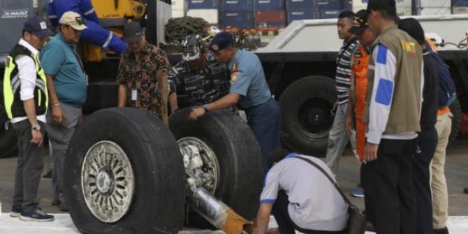 Endonezya'da düşen uçağın son 4 uçuşunda arıza yaşandığı ortaya çıktı