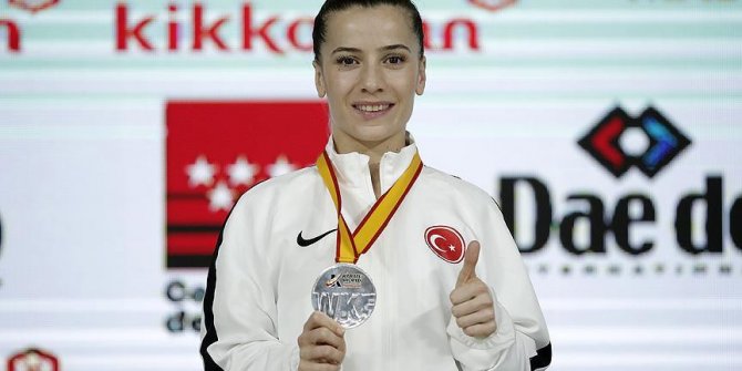 Serap Özçelik Arapoğlu'ndan gümüş madalya