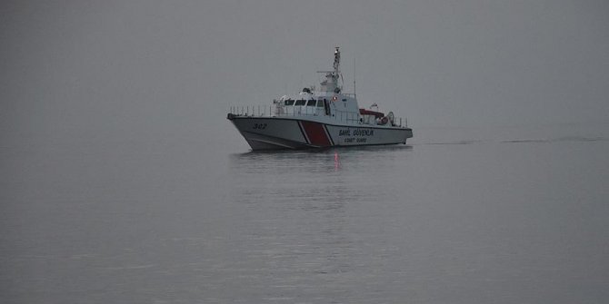 İzmir'de göçmenleri taşıyan tekne battı! 10 kişi kayıp