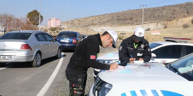 "Drift" yapan 5 sürücüye 25 bin lira ceza kesildi