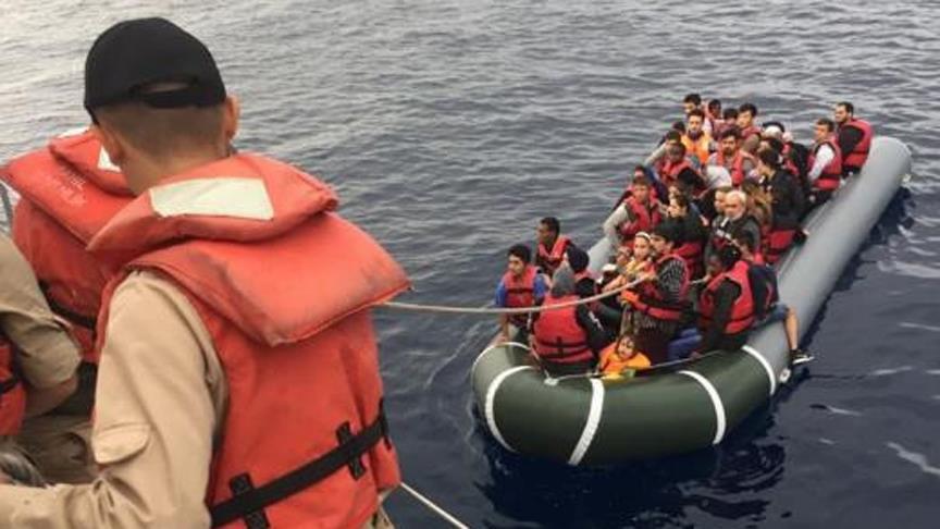 Yunan adalarına geçmeye çalışan 45 kişi yakalandı