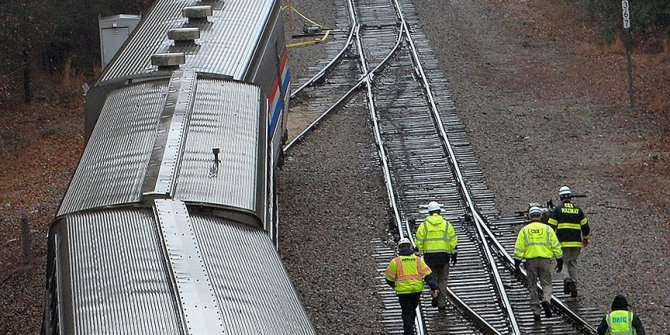 İspanya'da tren raydan çıktı: 1 ölü, 10 yaralı