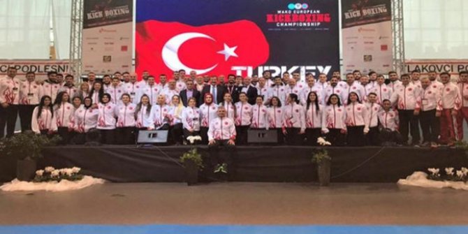 Türkiye Kick Boks Milli Takımı, Avrupa Şampiyonası'nda 22 madalya kazandı!