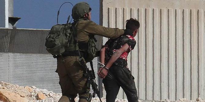 İsrail 5 Filistinli çocuğu gözaltına aldı