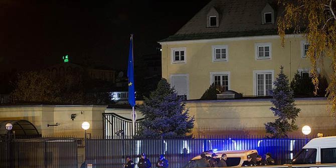 Ankara Valiliği: Avusturya Büyükelçiliği önünde ateş açan 2 kişi gözaltına alındı