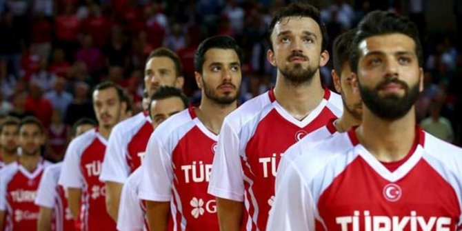 Karadağ-Türkiye maçının yeri değişti!