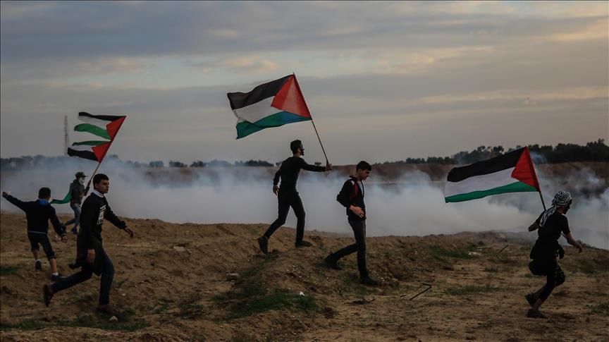 İsrail askerleri Gazze sınırında 13 Filistinliyi yaraladı