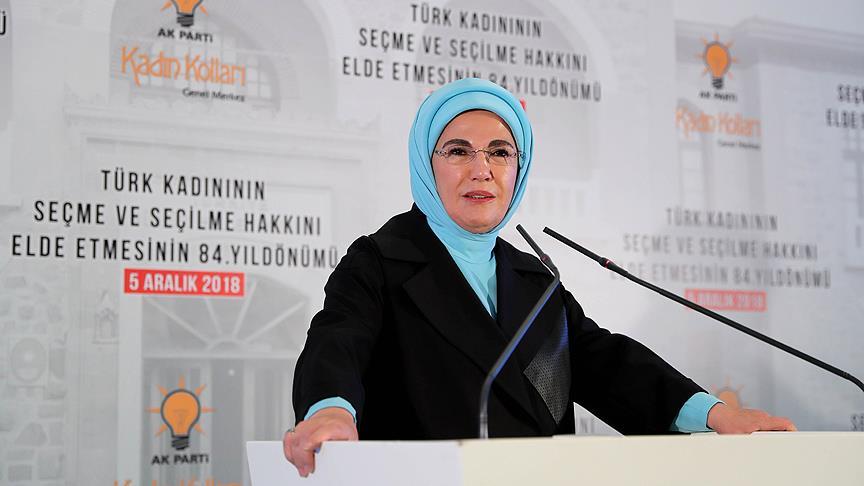 Emine Erdoğan: Kadınlarımızın yerel yönetimlerde söz sahibi olmasını destekliyoruz