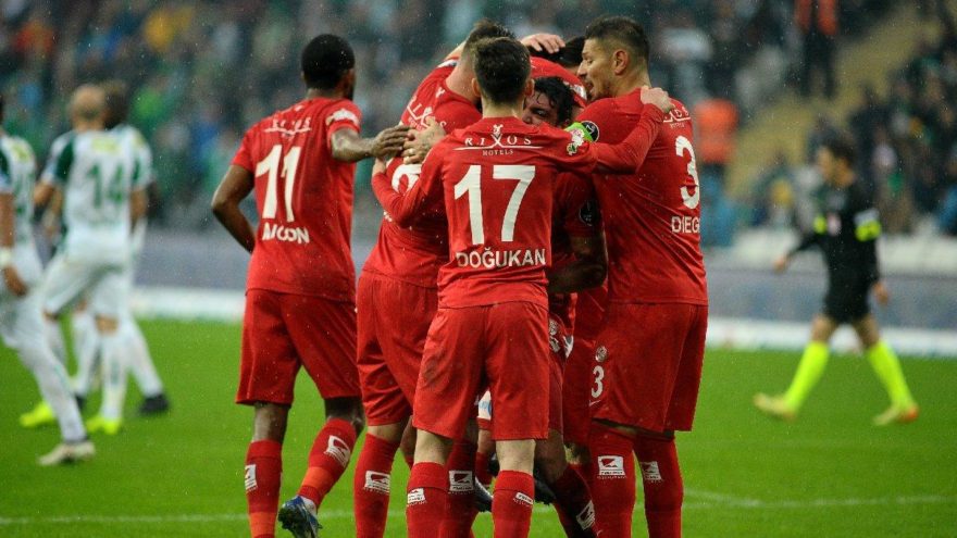 Adım adım zirveye! Bursaspor - Antalyaspor 0 - 2 maç özeti ve golleri izle