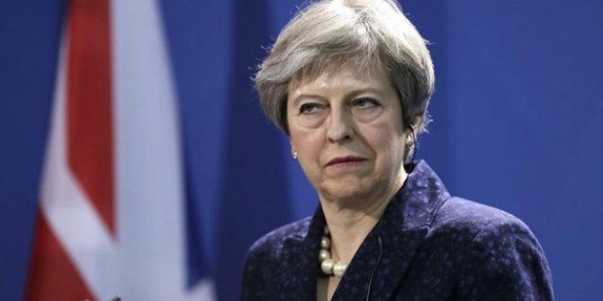 İngiltere Başbakanı Theresa May'e güven oylaması