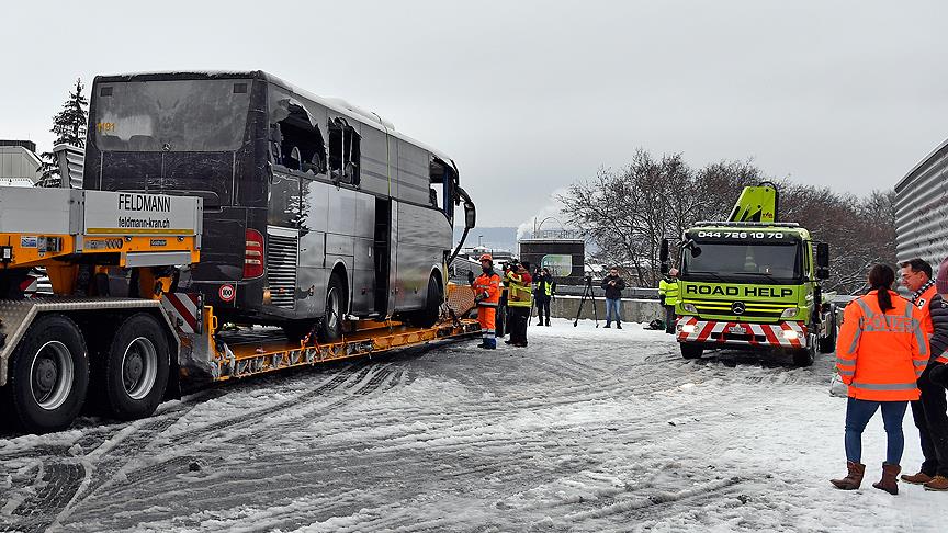 İsviçre'de turistleri taşıyan otobüs kaza yaptı: 1 ölü, 44 yaralı