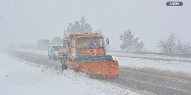 Van ve Bitlis'te kar, tipi ve heyelan nedeniyle 19 yol ulaşıma kapandı!