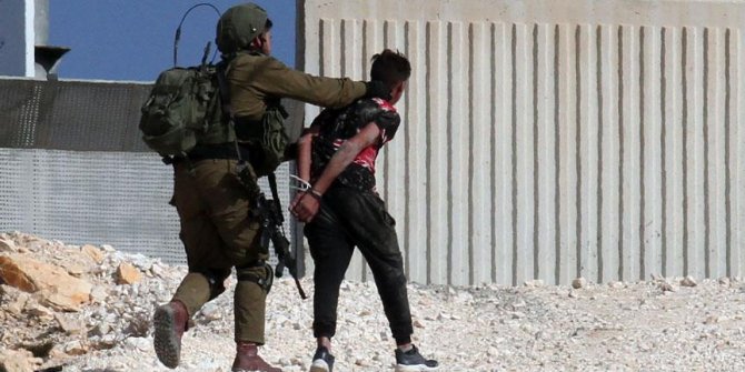 İsrail 29 Filistinliyi gözaltına aldı