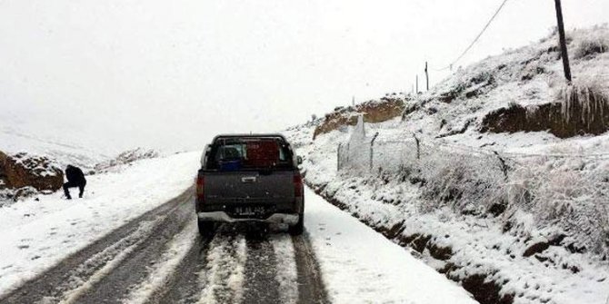 Siirt'te kar, 9 köy yolunu ulaşıma kapattı