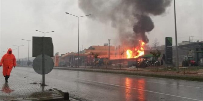 Şanlıurfa'da akaryakıt istasyonunda patlama