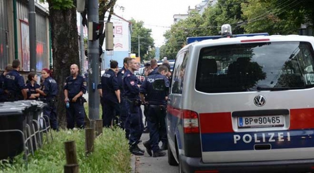 Avusturya’da kilisede silahlı soygun: 5 yaralı