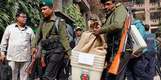 Bangladeş'teki seçimlerde kan döküldü: 17 ölü, 64 yaralı