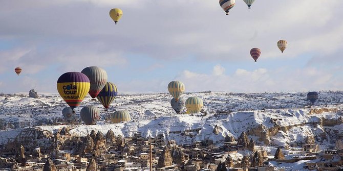 Kapadokya'da balon turlarına yoğun ilgi!