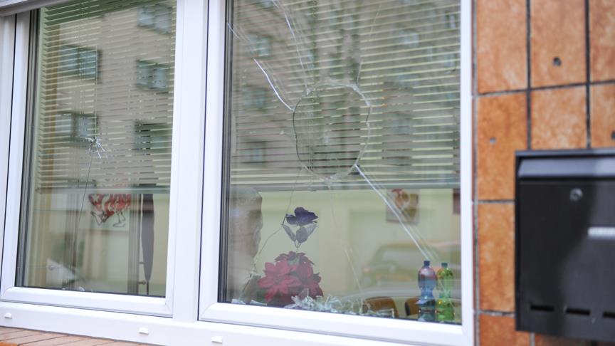 Almanya'da terör örgütü yandaşları TGB bürosuna saldırdı
