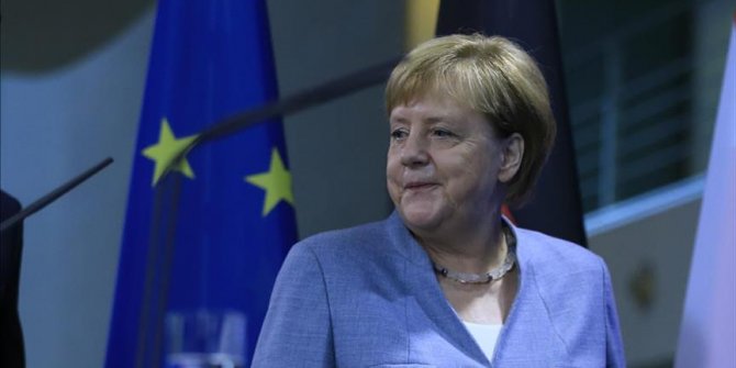 Almanya Başbakanı Angela Merkel: İngiltere Başbakanı'nın önerilerini bekliyoruz