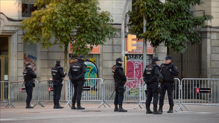 Ayrılıkçı iki Katalan belediye başkanı gözaltına alındı