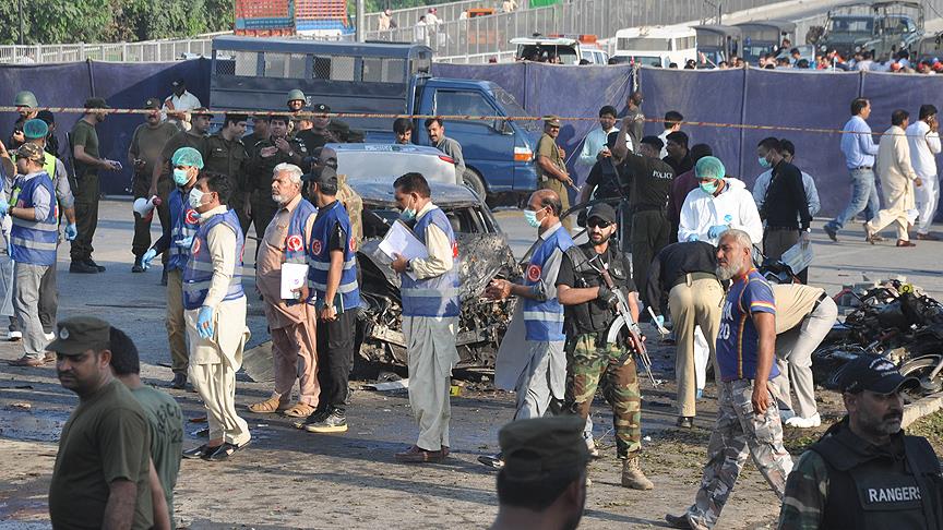 Pakistan'da bombalı saldırıda ilk belirlemelere göre 7 polis öldü