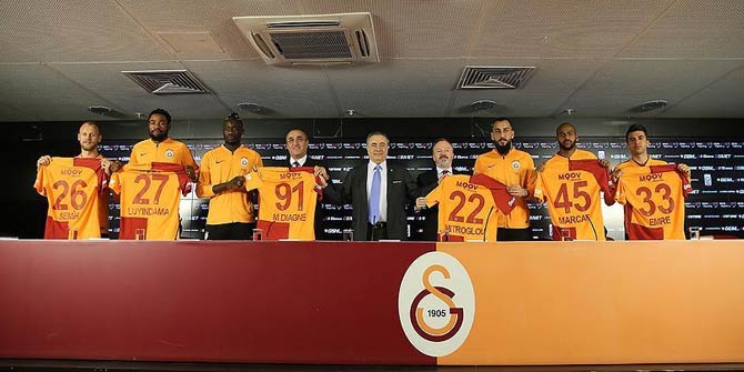 Galatasaray yeni transferlerini tanıttı
