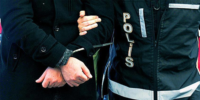 İzmir'de 41 asker ile 24 sağlık çalışanına FETÖ'den gözaltı