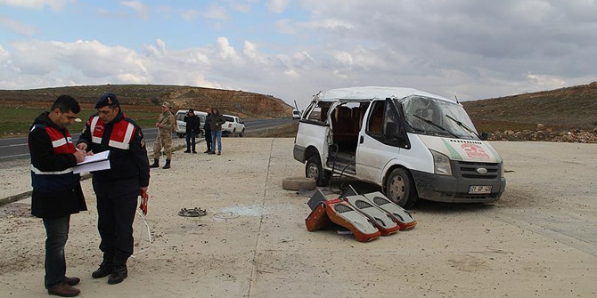 Mardin'de minibüs devrildi: 3 ölü, 14 yaralı