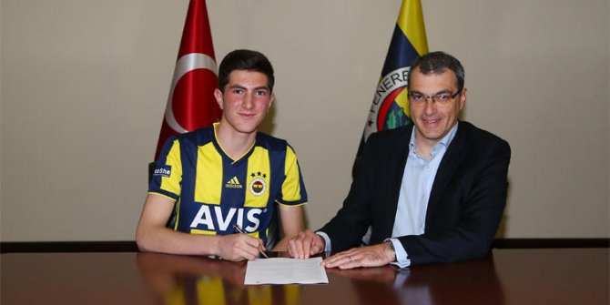 Fenerbahçe genç kaleci profesyonel sözleşme imzaladı!