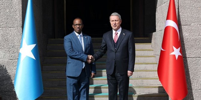 Bakanı Akar, Somalili mevkidaşıyla görüştü!
