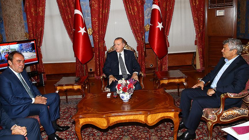 Cumhurbaşkanı Erdoğan, Demirören ve Lucescu ile görüştü