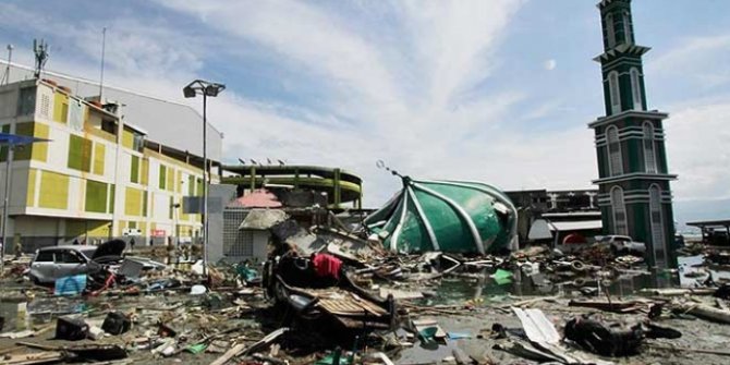 Endonezya'nın Sulawesi Adası'nda 5 büyüklüğünde deprem!