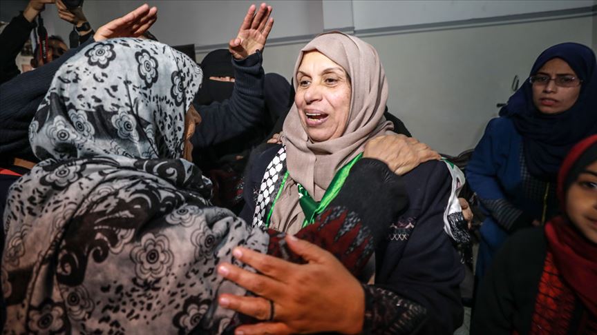 İsrail 60 yaşındaki Gazzeli kadını 2 yıl sonra serbest bıraktı