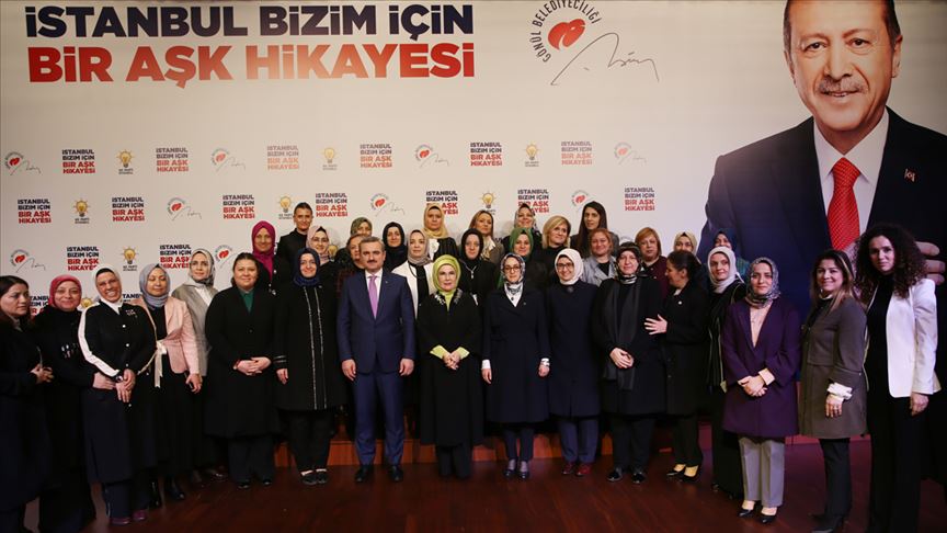 Emine Erdoğan AK Parti Kadın Kolları Teşkilatı ile bir araya geldi
