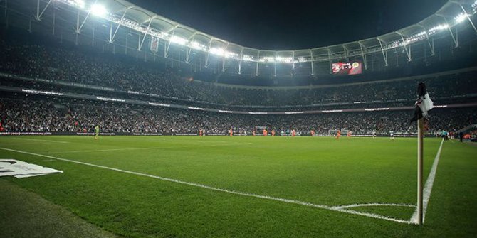 Beşiktaş ve Trabzonspor kazanarak ilk 2'yi zorlamayı sürdürdü. İşte puan durumu