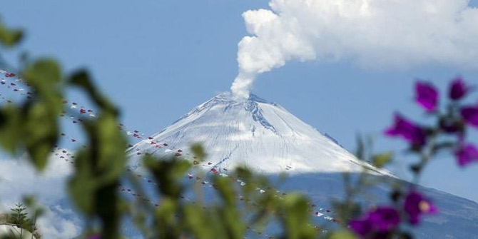 Meksika'daki Popocatepetl yanardağı patladı