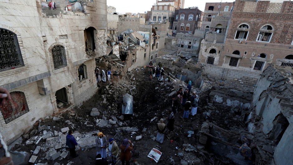 Suudi Arabistan Yemen'in başkentini vurdu!