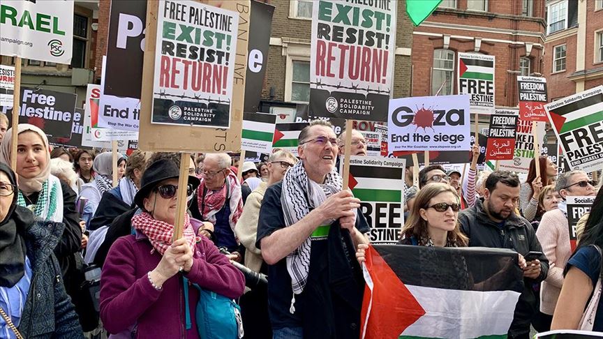 İsrail yanlıları Filistinlileri Londra'daki gösteride susturmak istedi