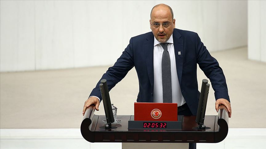 HDP'li Ahmet Şık tazminata mahkum edildi